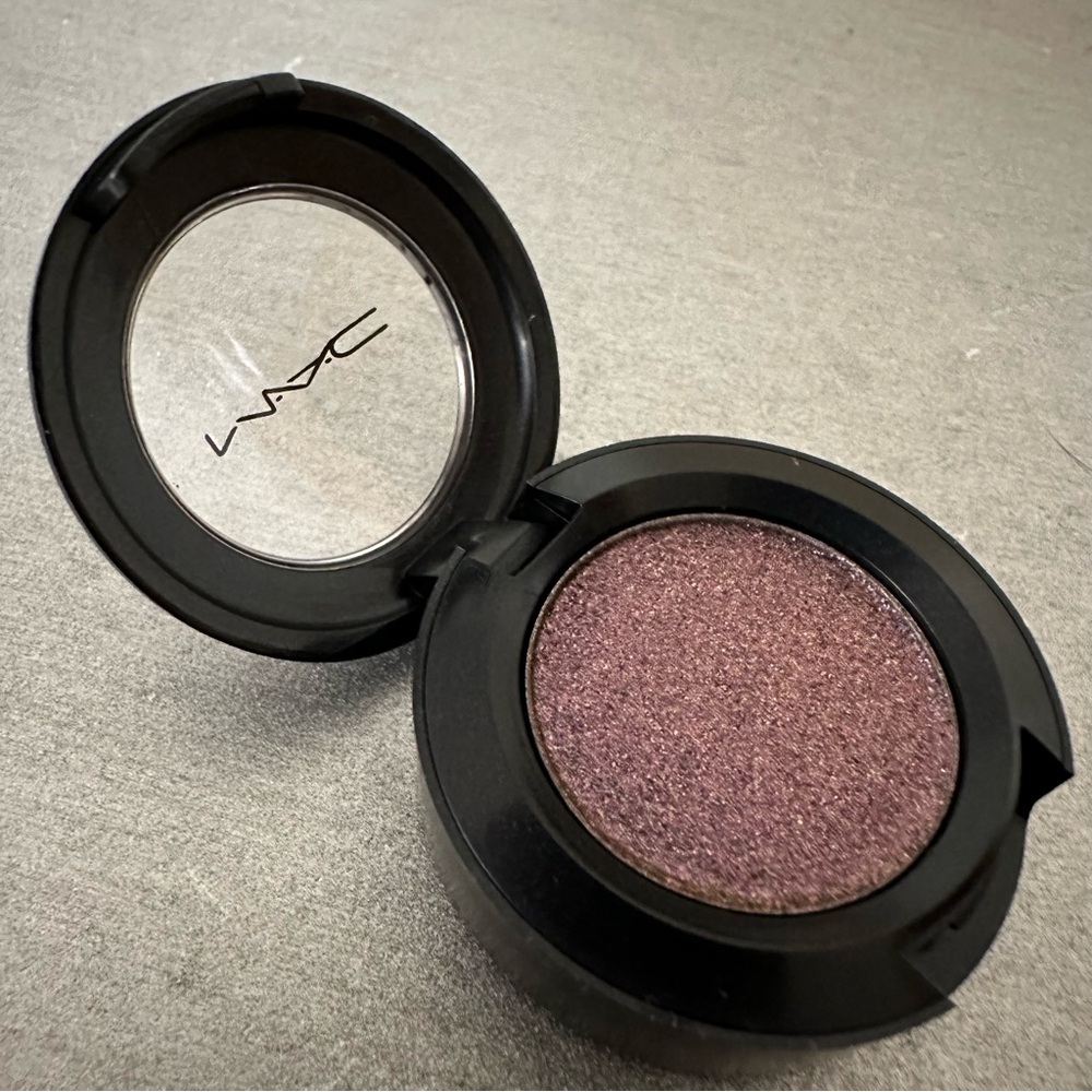 NWOT MAC MIDNIGHT SHINE Dazzleshadow